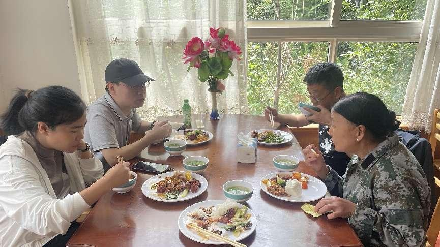 66ced16ebbc33.png 慰問(wèn)員工.png